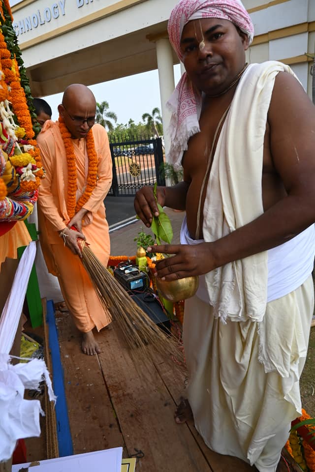 Moments Of Rath Yatra 2023 – Bhaktivedanta Institute